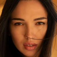 Ana Martzipanova Nue