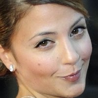 Arzu Bazman Nue