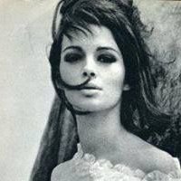 Astrid Heeren Nue