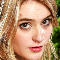 Barbara Stephanie Nue