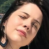 Bia Arantes Nue