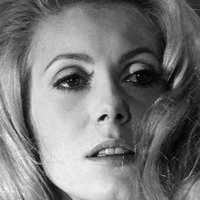 Catherine Deneuve Nue