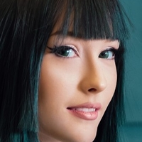 ChameLeahn Cosplays Nue