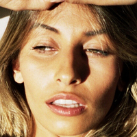 Dominique Elissa Faludi Nue