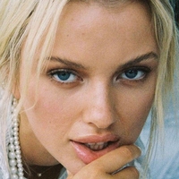 Elodie Russell Nue