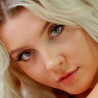 Emilie Jayne Nue