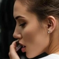 Emily Pellegrini Nue