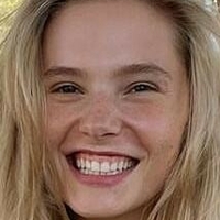 Esther Graf Nue