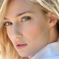 Eva Riccobono Nue