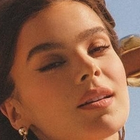 Haile Steinfeld Nue