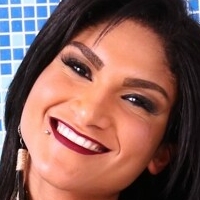 Jennifer Hills Nue