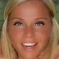Julia Andrea Nue