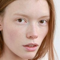 Julia Hafstrom Nue
