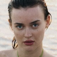 Karin Simanovski Nue