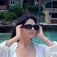 Kelly Badak Nue