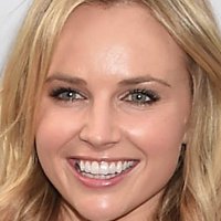 Kimberley Crossman Nue