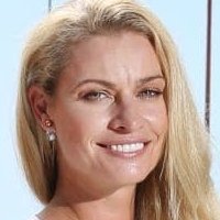 Kristy Hinze Nue