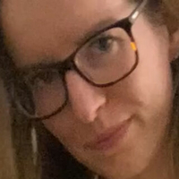 Lara Heller Nue