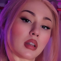 Lauren DeLorean Nue