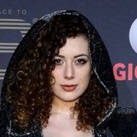 Leila Lowfire Nue