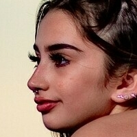 _lesliieeg Nue