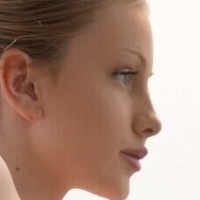 Lilly Bloomes Nue