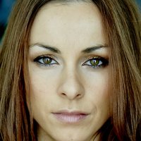 Lindsay Armaou Nue