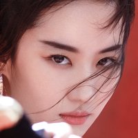 Lui Lai-Si Nue