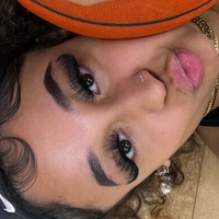 Lyric Swann Nue