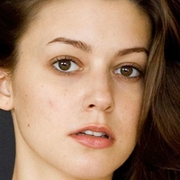 Meg Myers Nue