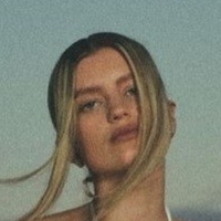 Mia Healey Nue