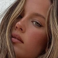 Olivia Mathers Nue