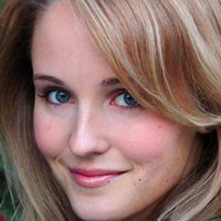 Sara Fletcher Nue