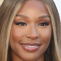 Savannah James Nue