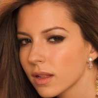 Shelby Chesnes Nue