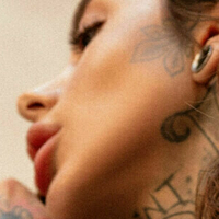 Stephanie Paul Nue