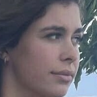 Thatbrunnettefarmher Nue