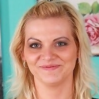 Vicky Links Nue