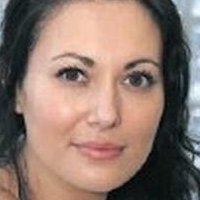 Yasmine Akram Nue
