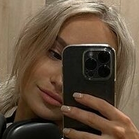 Zuzana Kardos Nue